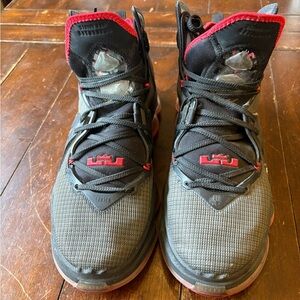 Nike LeBron XiX LeBron James Black and Red basketball Shoes